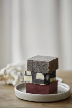 New Ground Soap No. 5 100 g, Geranium/Lemon/Patchouli/Sandelwood Kropspleje