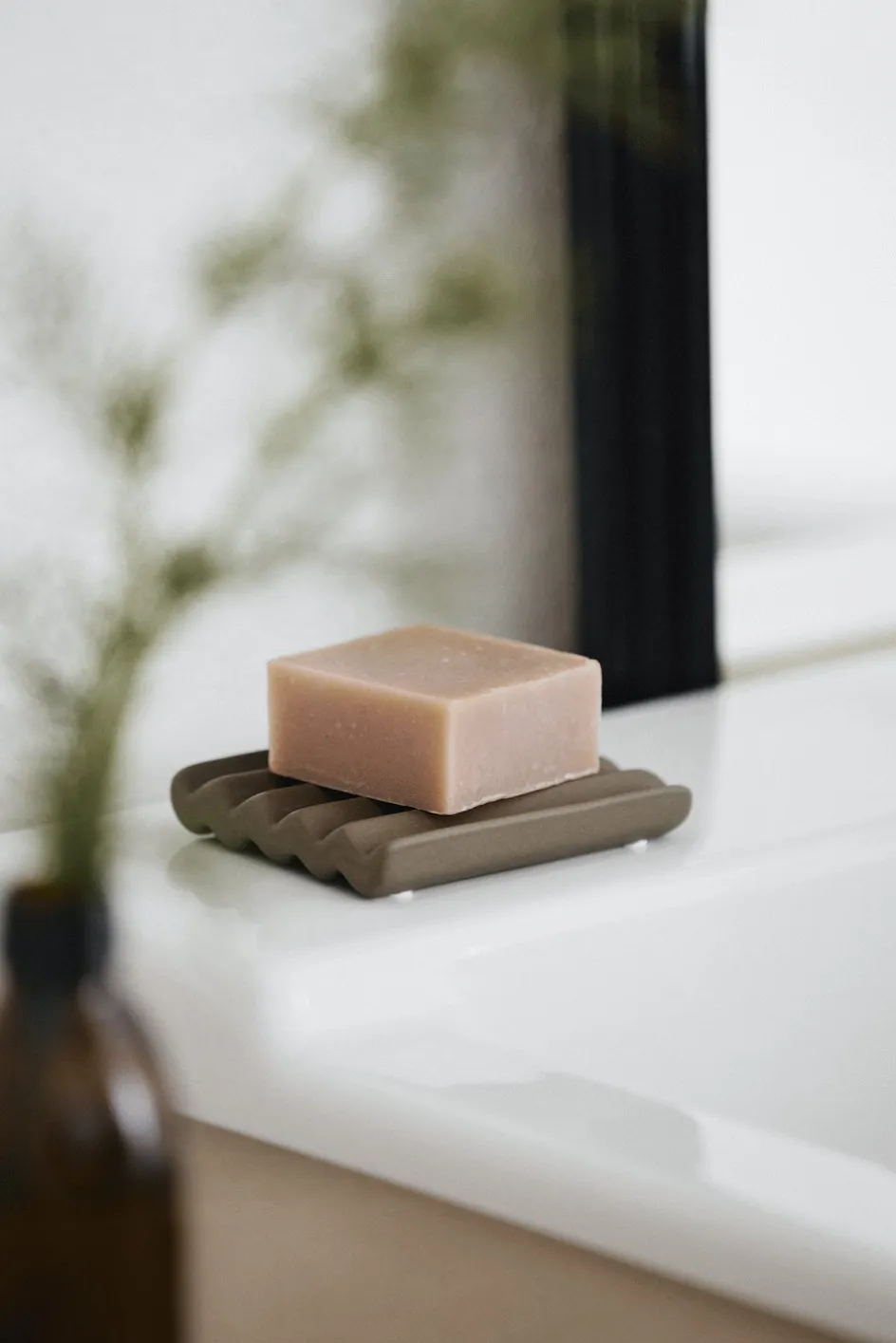 Sale Amalie Rosalie Sæbebakke , Taupe