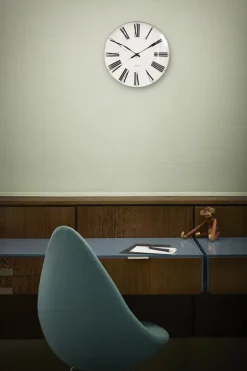 Sale Arne Jacobsen Roman Vægur , Hvid/Sort