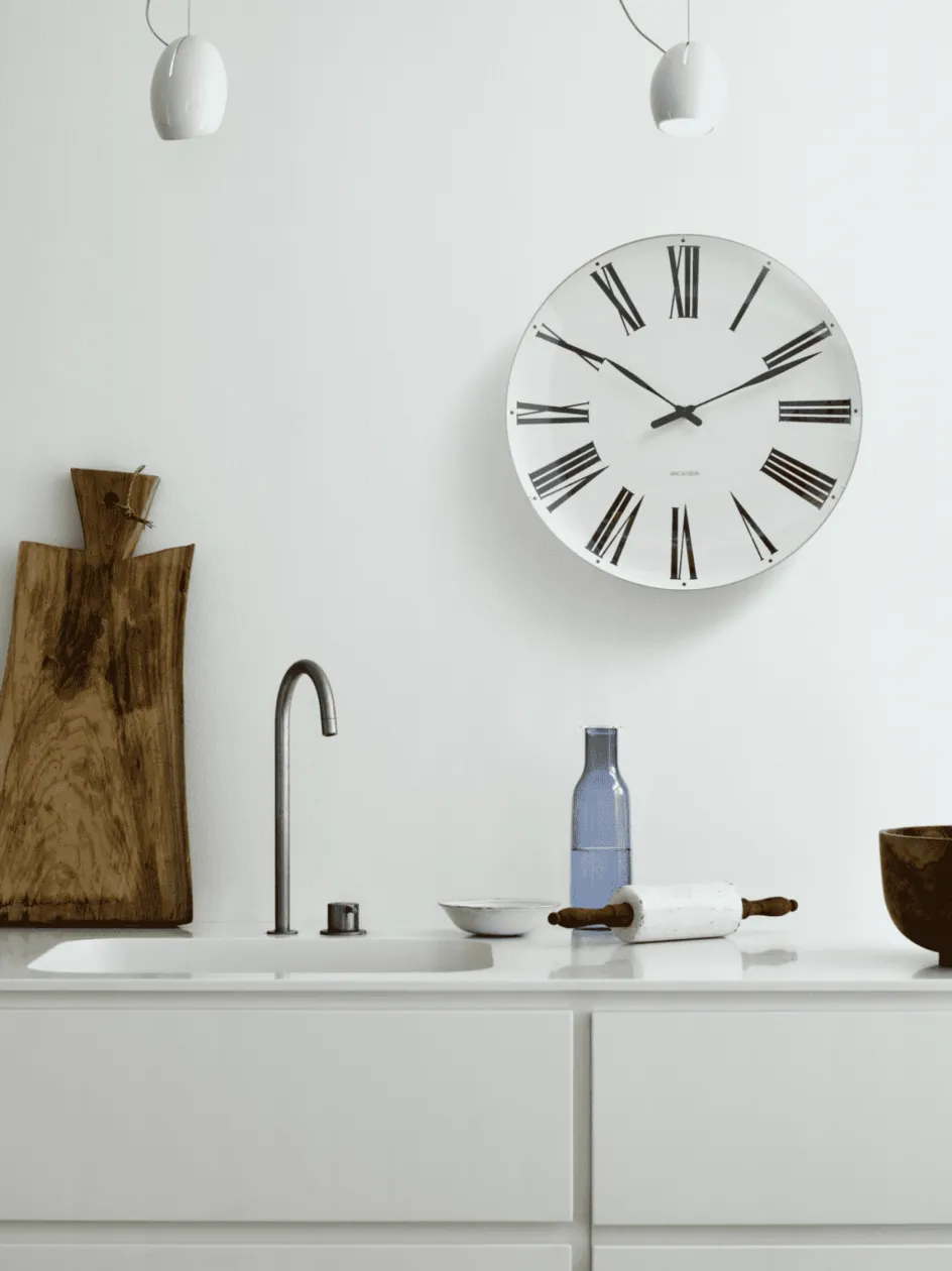 Arne Jacobsen Roman Vægur , Hvid/Sort