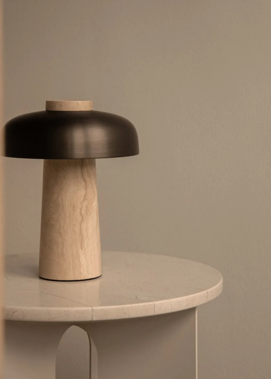 Clearance Reverse Trådløs Bordlampe H24,5 cm , Beige/Bruneret Messing Bordlamper|Trådløse Lamper