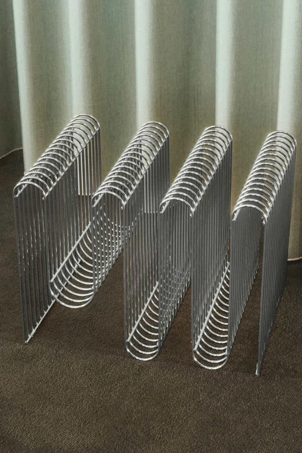 AYTM Magasinholdere > CURVA Magasinholder H30,5 cm,