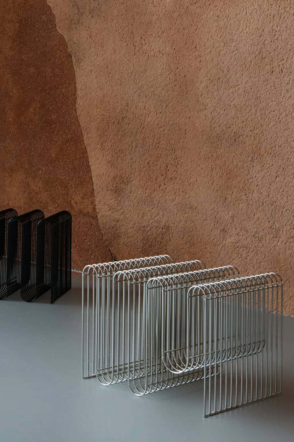 AYTM Magasinholdere > CURVA Magasinholder H30,5 cm,