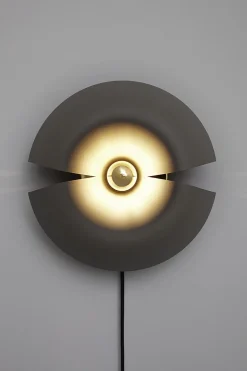 Outlet AYTM CYCNUS Væglampe 30 cm, Sort/Guld