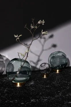 Discount AYTM GLOBE Vase m. Fod H17 cm, Forest/Guld