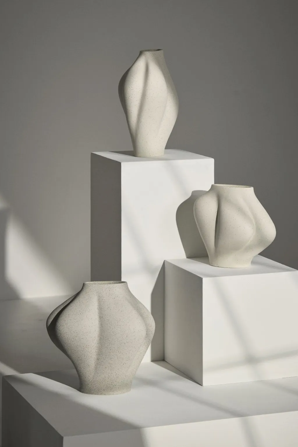 New SALTARE Vase H, Vaser
