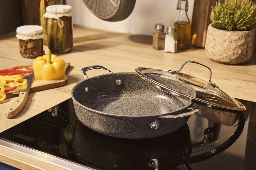 Hot Salina Ceramic Serveringspande m. Låg 28 cm, Stone Grey Pander