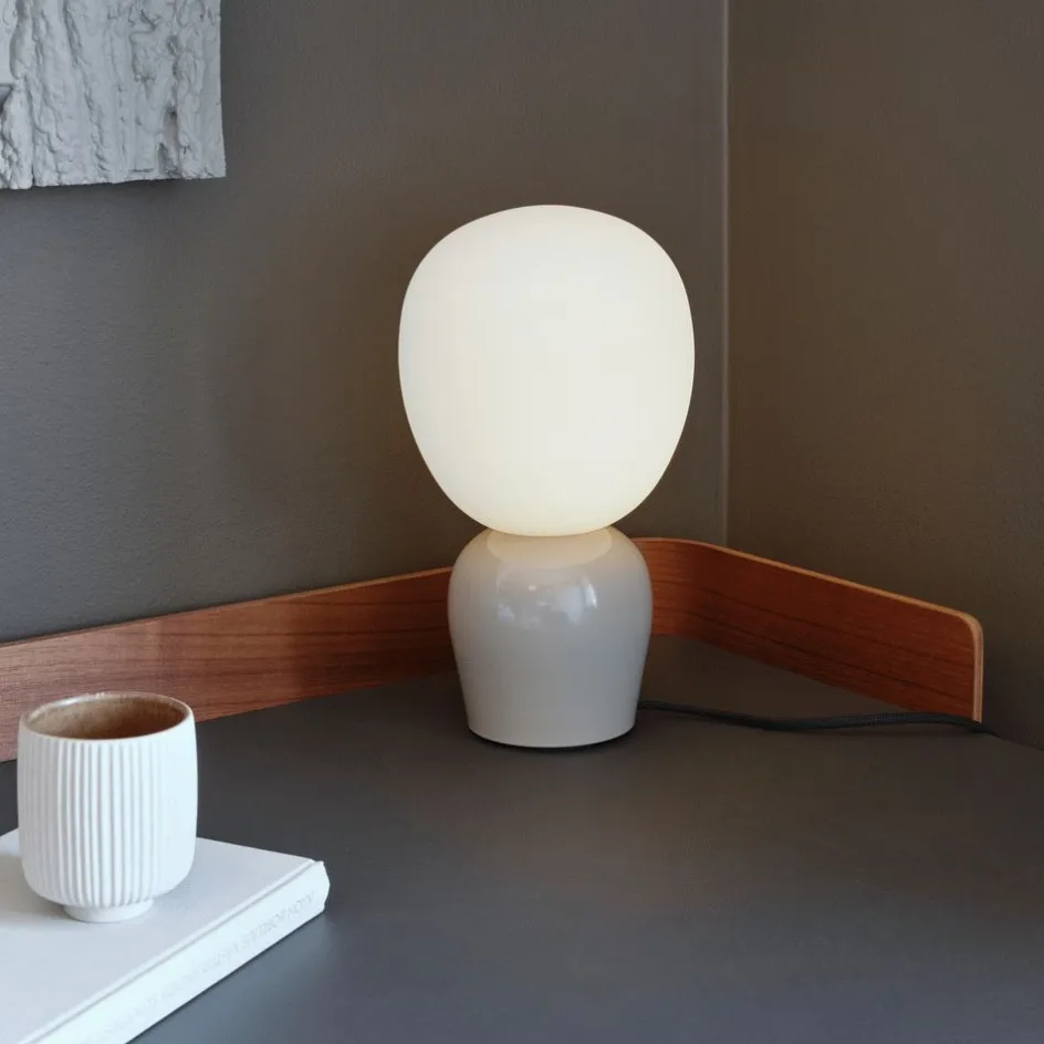 New Belid Buddy Bordlampe H33,5 cm, Soft Greige/Opal