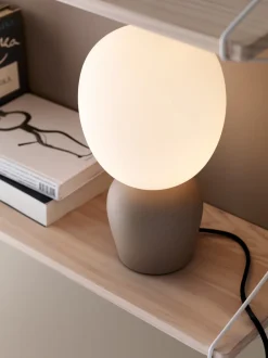 Best Belid Buddy Bordlampe H33,5 cm, Sandstruktur/Opal