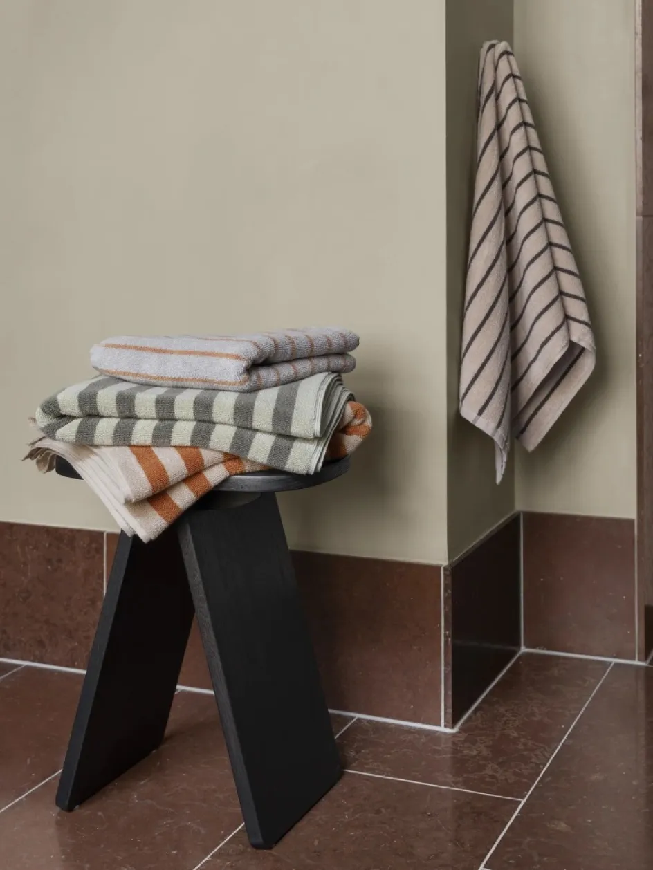 Online Blomus ARTO Badehåndklæde 70x140 cm, Moonbeam/Magnet