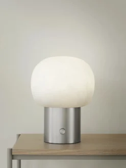 Best Blomus IRIS Bordlampe H32 cm, Mat Stål/Hvid
