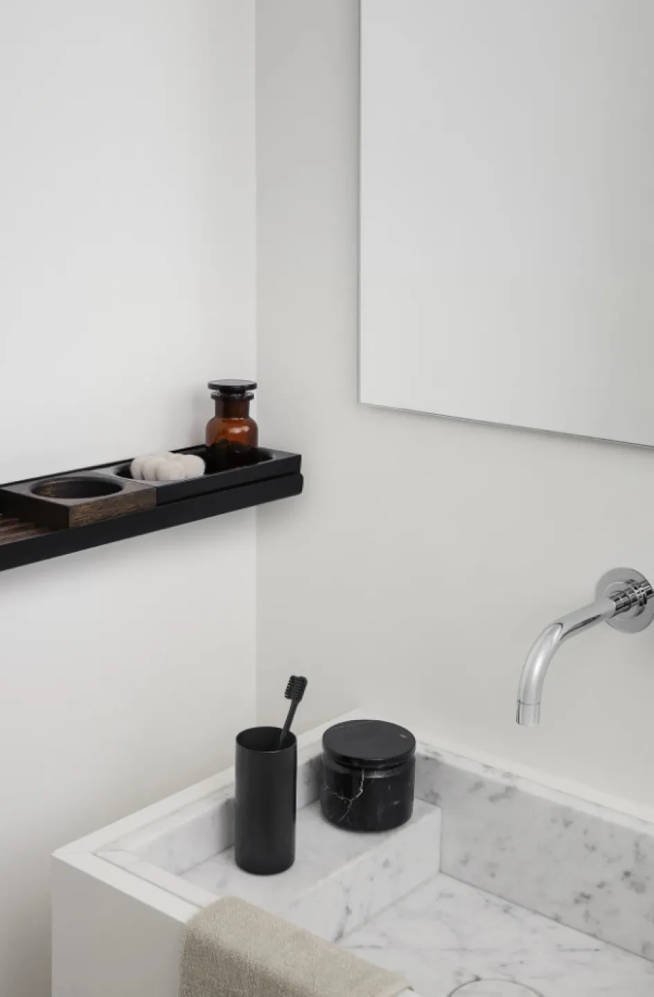 Hot Blomus MODO Bakke 10 cm, Røget Eg