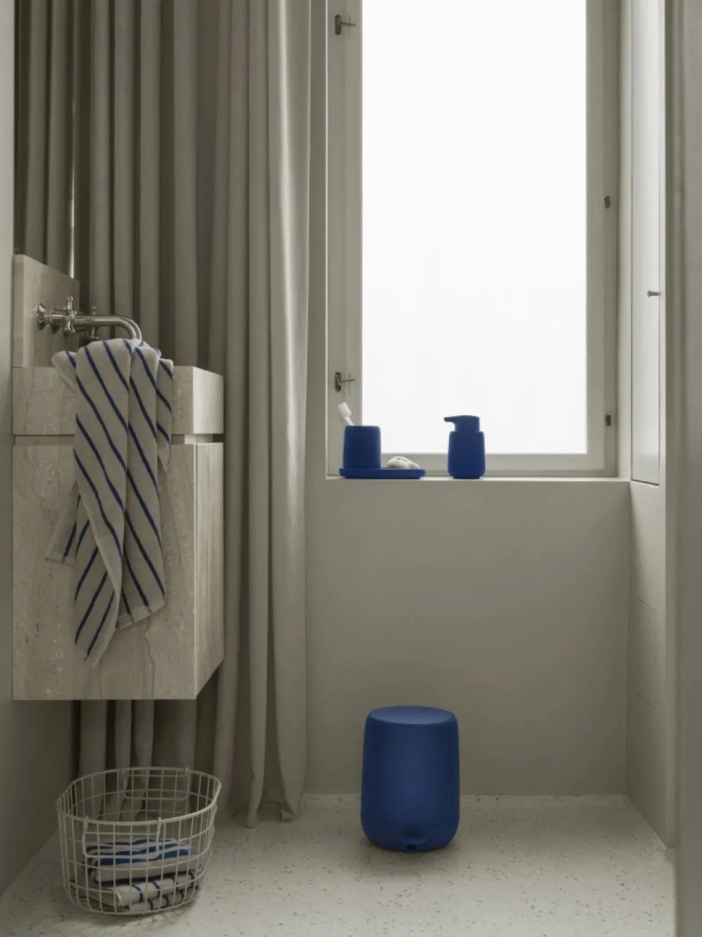 Blomus Badeværelse > SONO Sæbedispenser, Mazarine Blue