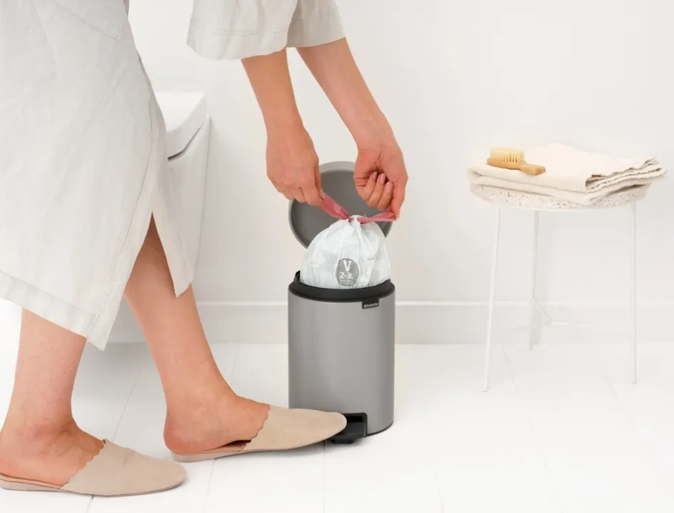 Hot Brabantia Newlcon Pedalspand , Lysegrå
