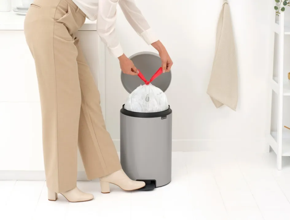 Best Brabantia Newlcon Pedalspand , Lysegrå