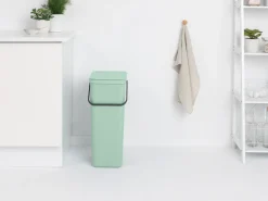 Brabantia Affaldsspande Og Tilbehør|Affaldsspande > Sort & Go Affaldsspand m. Låg 40 L,