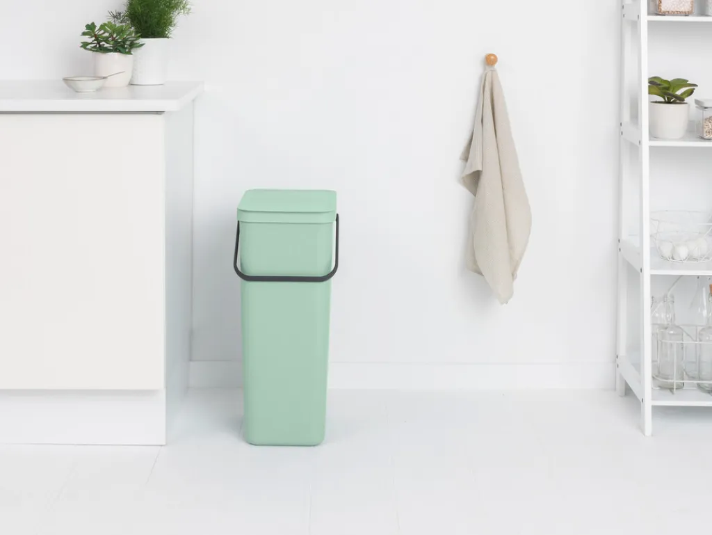 Brabantia Affaldsspande Og Tilbehør|Affaldsspande > Sort & Go Affaldsspand m. Låg 40 L,