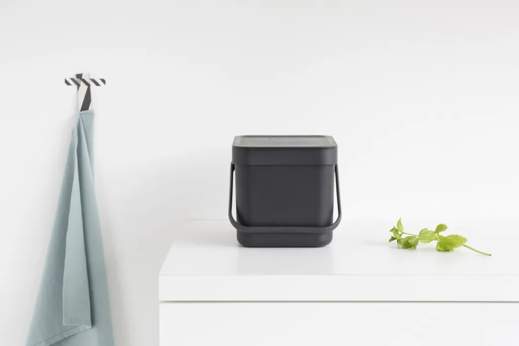 Brabantia Affaldsspande Og Tilbehør|Affaldsspande > Sort & Go Affaldsspand m. Låg ,