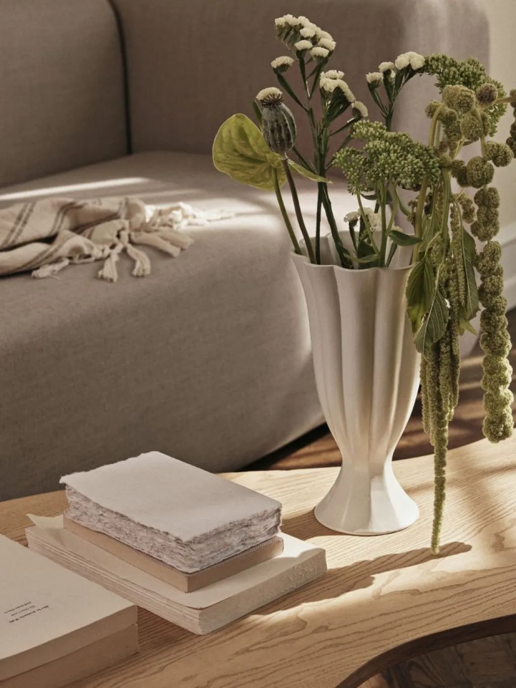Hot Heli Vase H, Cream Stue|Vaser