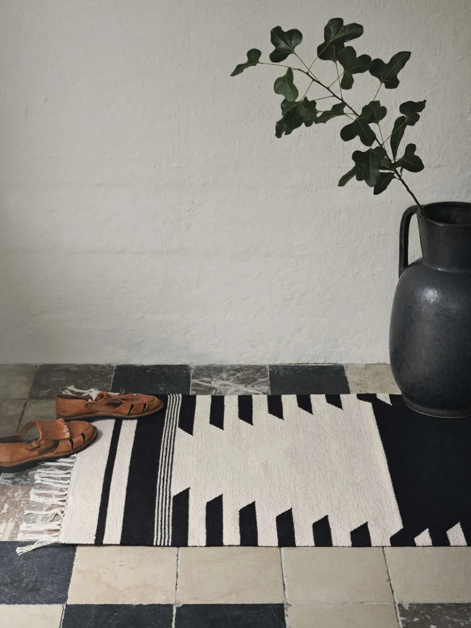 Clearance Broste Copenhagen Iselin Gulvtæppe 70x140 cm, Black/Off White
