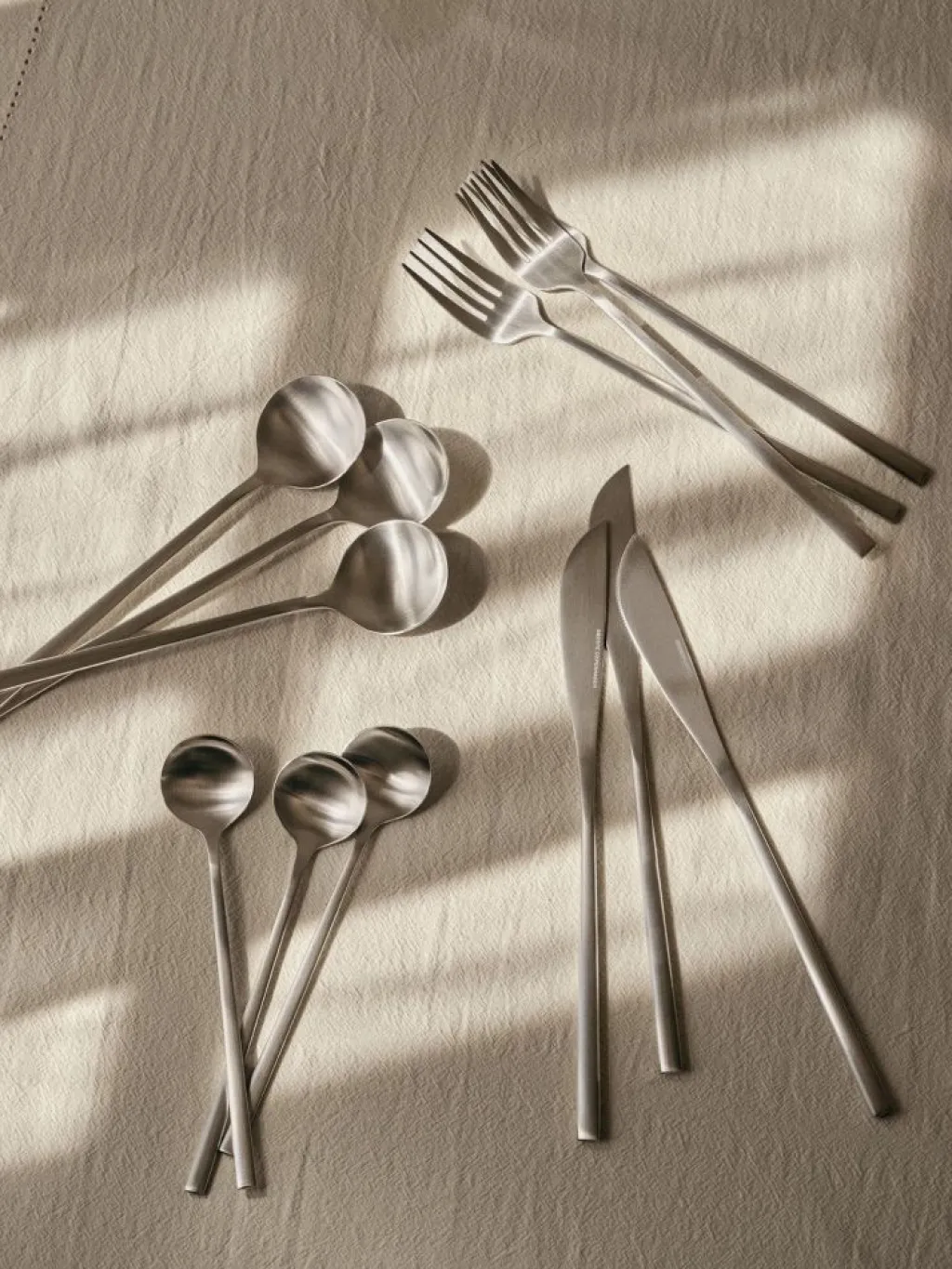 Broste Copenhagen Bestiksæt > Tofte Bestik 4 Dele, Brushed Satin