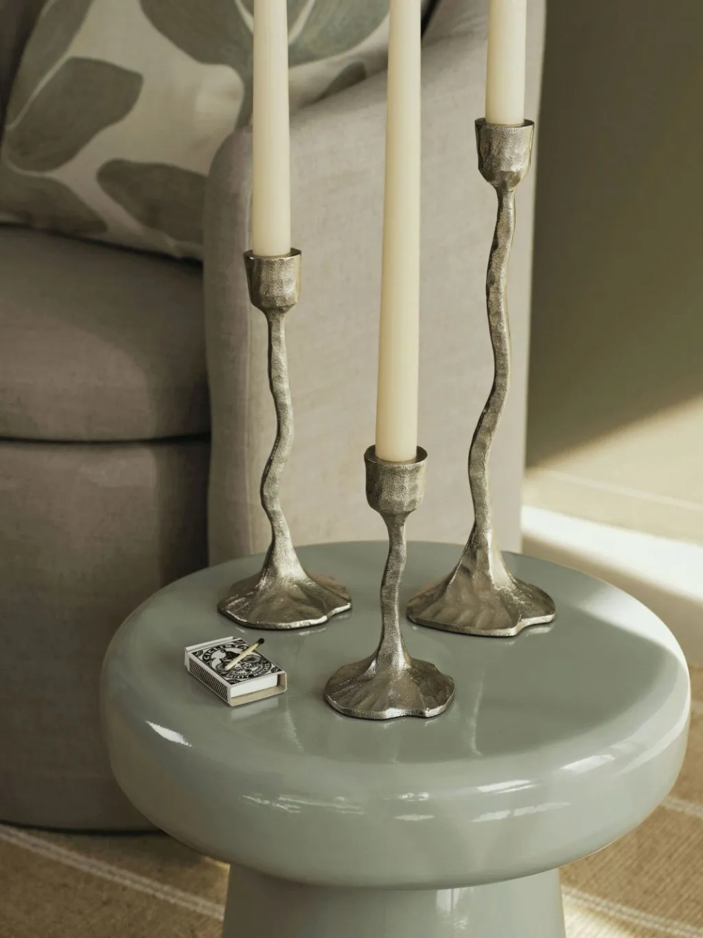 Amy Lysestage H, Lysestager