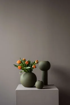 Cooee Design Stue|Vaser > Pillar Vase H32 cm, Oliven Grøn