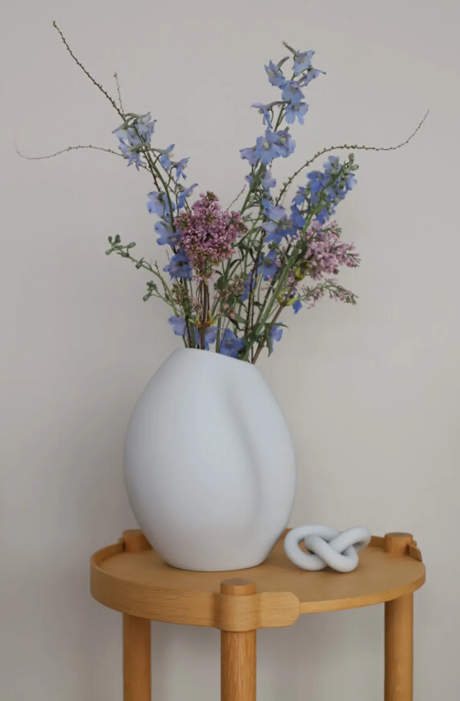 New Cooee Design Knot Table Skulptur 19 cm, Pale Blue