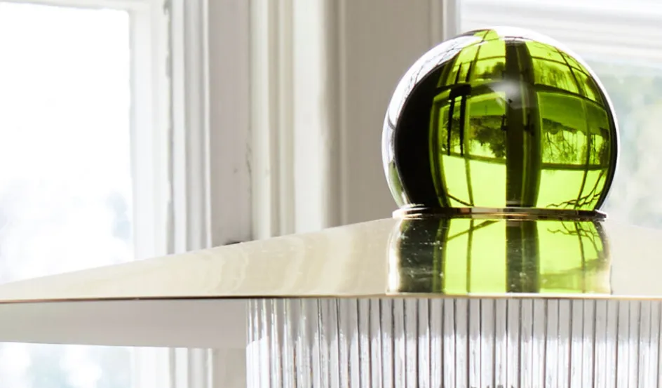 Hot Design By Us Ball On Top Bordlampe H48 cm, Guld