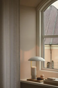 Outlet Madem Bordlampe H41,7 cm, Hvid Bordlamper