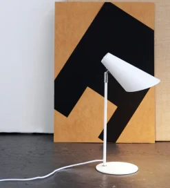 Best Dyberg Larsen Cale Bordlampe H50 cm, Hvid