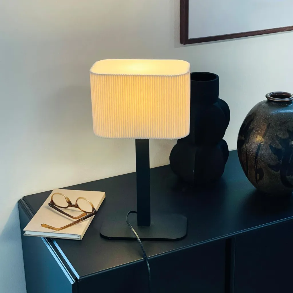 Dyberg Larsen Bordlamper > Calix Bordlampe H39 cm, Natur/Sort
