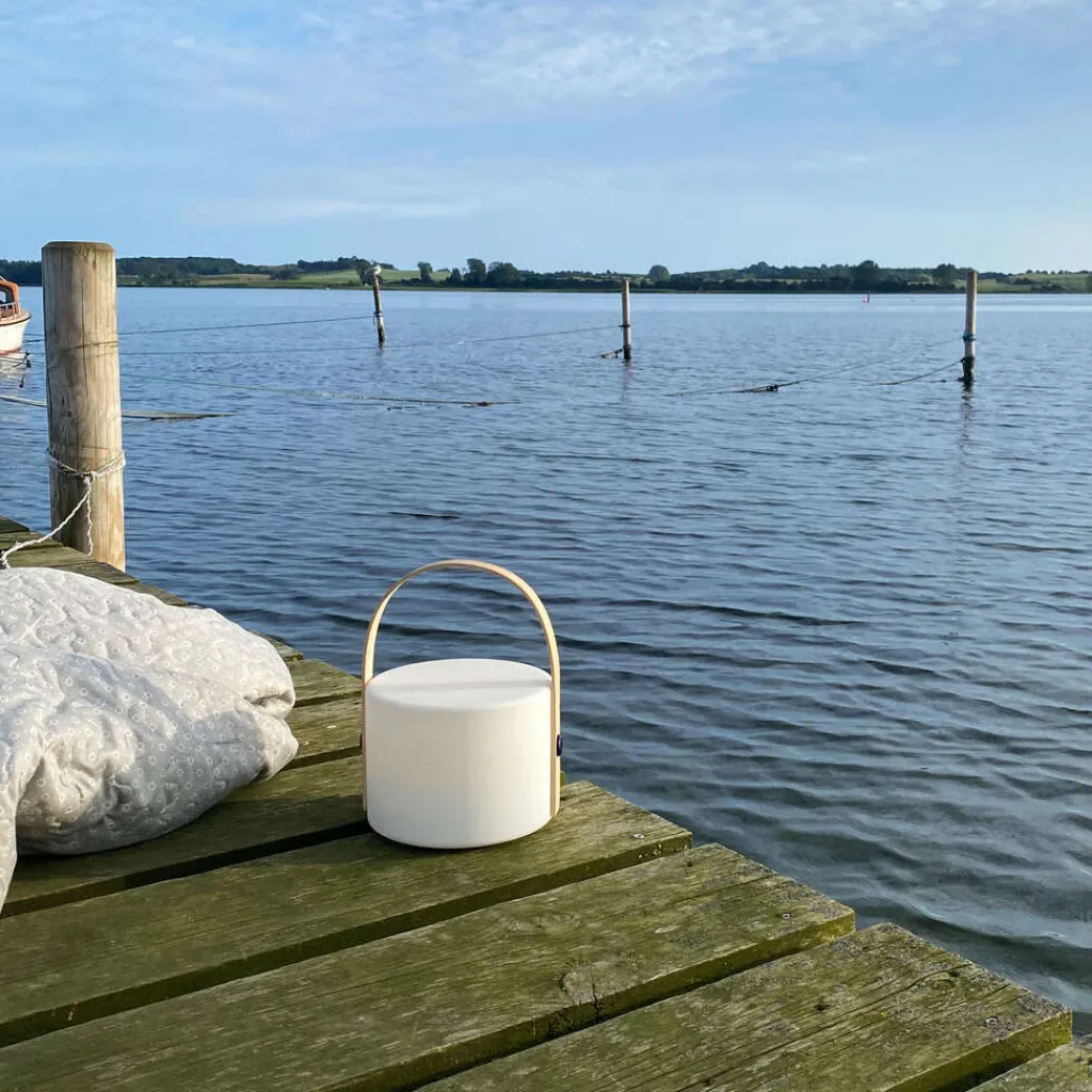Dyberg Larsen Lamper Til Soveværelset|Lamper Til Haven Og Terrassen > Carry Trådløs Solcelle Lanterne LED H20,5 cm, Hvid