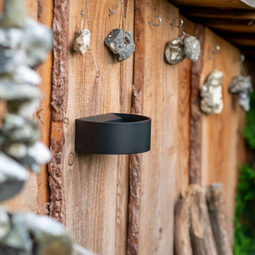 Dyberg Larsen Lamper Til Haven Og Terrassen|Udendørs Væglamper > Circle Udendørs Væglampe LED 12 cm, Sort