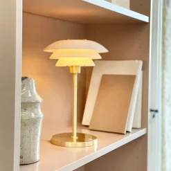 Clearance Dyberg Larsen DL20 Trådløs Bordlampe LED H30 cm, Opal/Messing