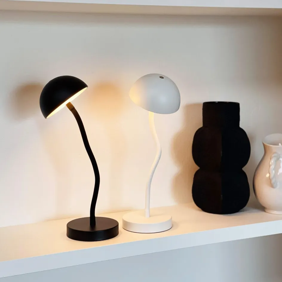 Dyberg Larsen Fonzy Trådløs Bordlampe LED H38 cm, Mat Sort