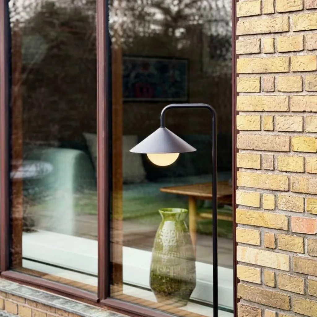 Dyberg Larsen Lamper Til Haven Og Terrassen|Bedlamper Og Havelamper > Nova Udendørs Havespyd/Lyskugle LED m. Fjernbetjening H80 cm, Sort