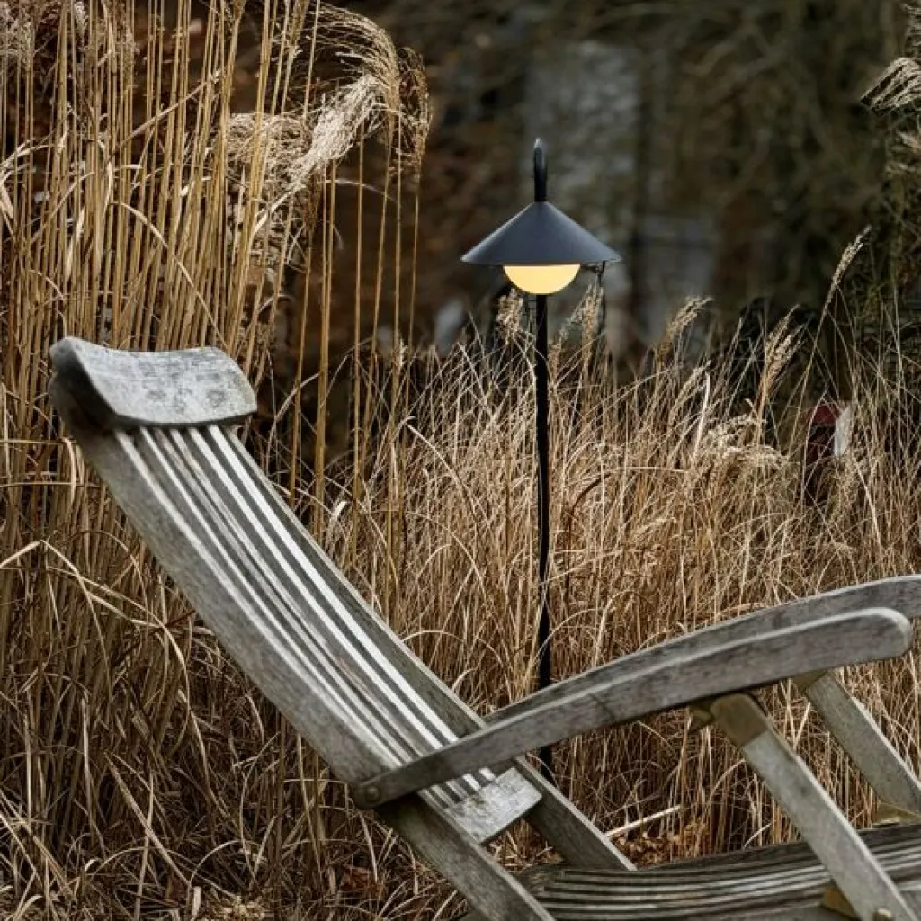 Dyberg Larsen Lamper Til Haven Og Terrassen|Bedlamper Og Havelamper > Nova Udendørs Havespyd/Lyskugle LED m. Fjernbetjening H80 cm, Sort