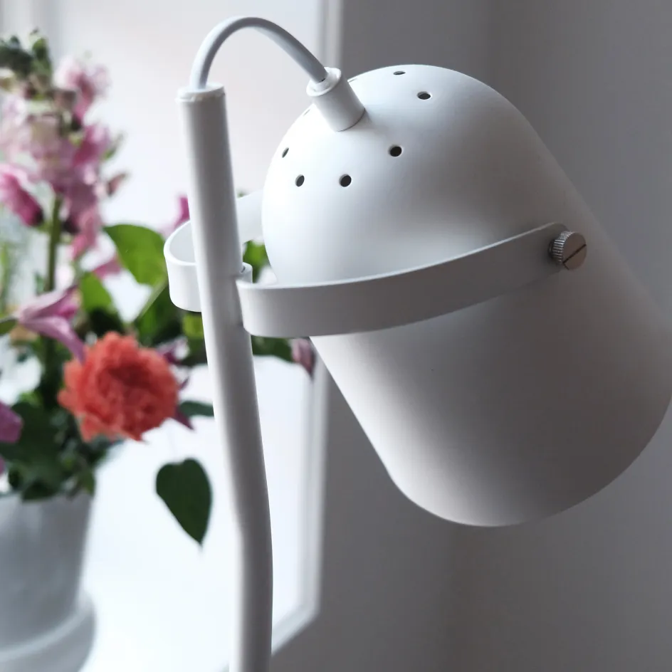 Best Dyberg Larsen Oslo Gulvlampe 135 cm, Mat Hvid