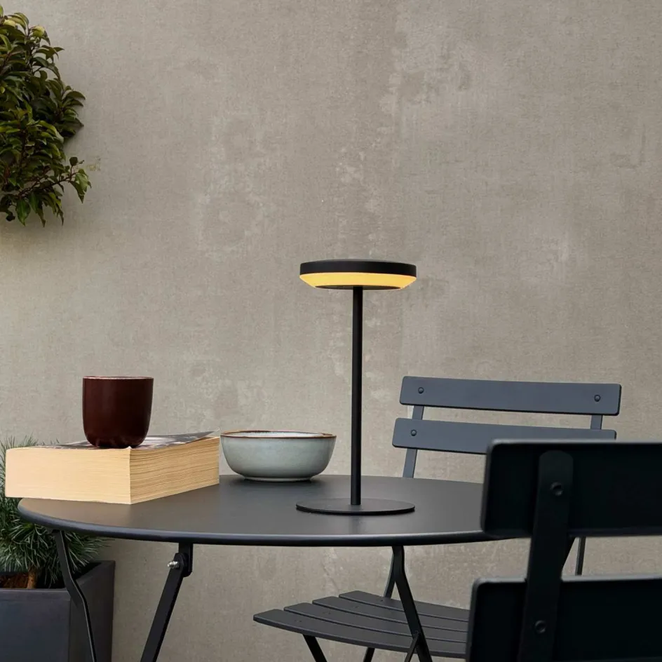 Online Dyberg Larsen Otera Solar Trådløs Bordlampe LED H25 cm, Sort