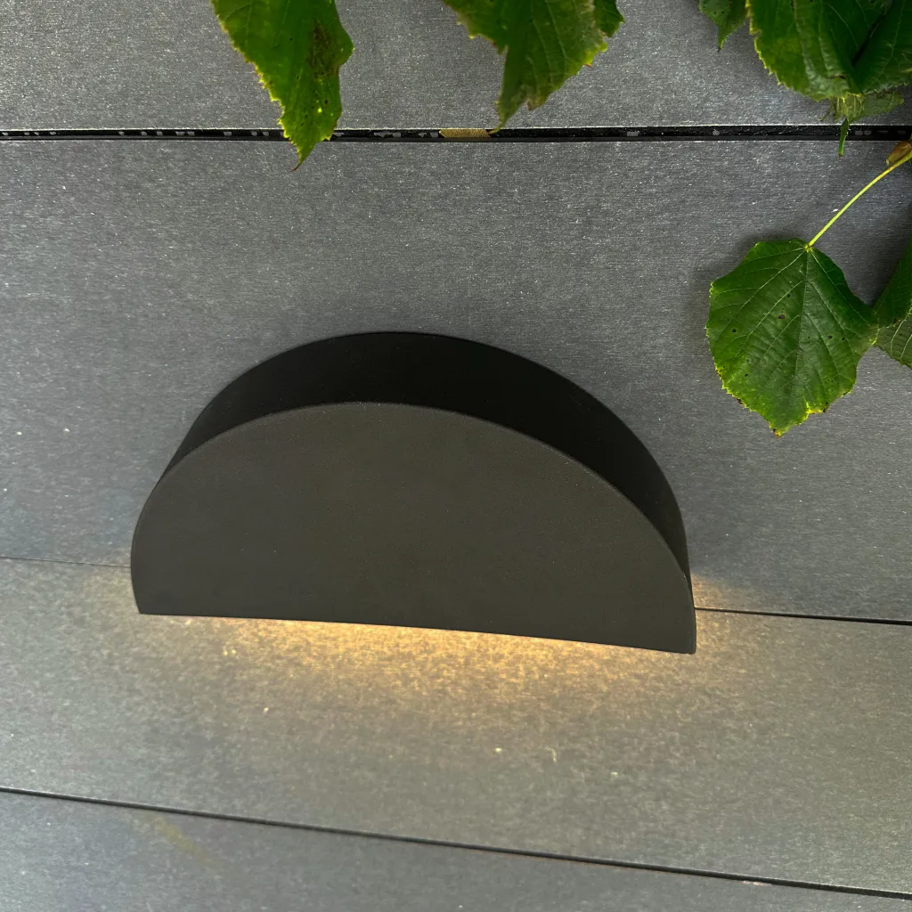 Dyberg Larsen Lamper Til Haven Og Terrassen|Udendørs Væglamper > Scott Udendørslampe 27 cm,