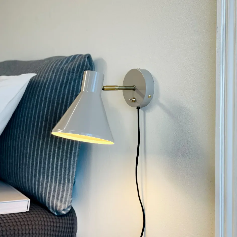 New Dyberg Larsen Væglampe Sleep 17 cm, Beige/Antik Messing