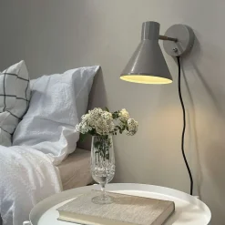 New Dyberg Larsen Væglampe Sleep 17 cm, Beige/Antik Messing