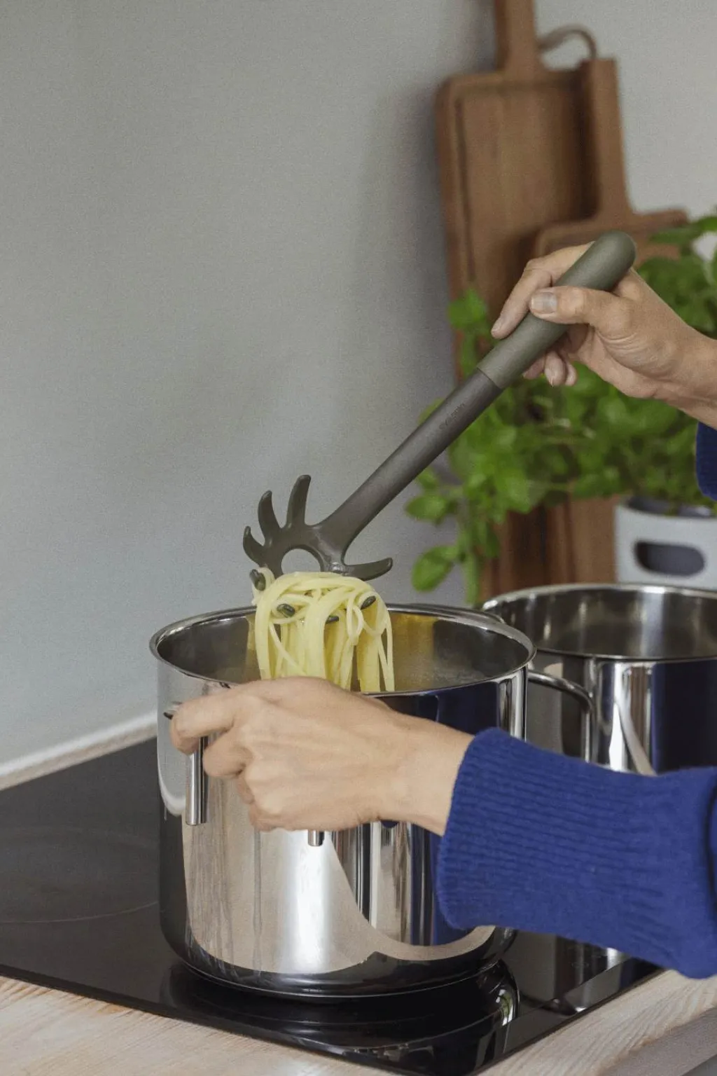 Eva Solo Skeer Og Tænger > Green Tools Pastaske 28 cm, Grøn