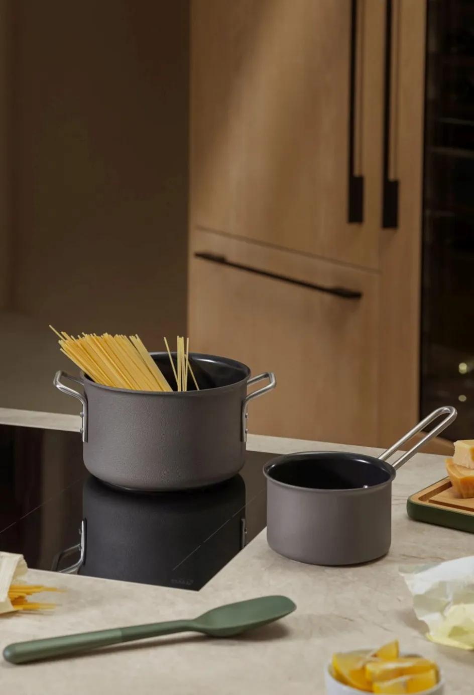 Online Eva Trio Grey Line Gryde m. Keramisk Slip-Let Belægning 20 cm/3,8 L, Grå