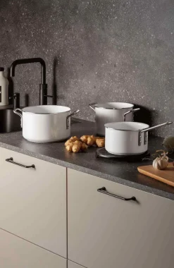 Eva Trio White Line Gryde m. Keramisk Slip-Let Belægning 20 cm/3,8 L, Hvid Recycled Stål