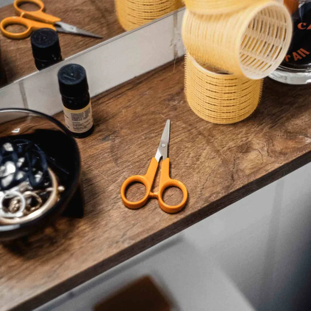 Fiskars Skæreredskaber > Classic Neglesaks Lige 10 cm, Orange
