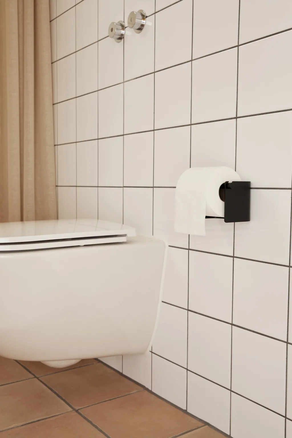 Hot Arc Toiletrulleholder, Sort Badeværelse