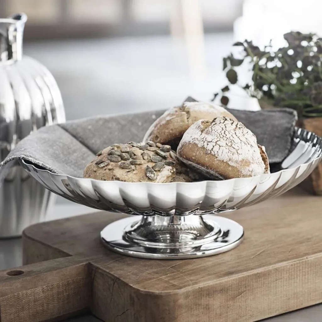 Georg Jensen Stue|Pynteskåle Og Fade > Bernadotte Fad på Fod 28 cm, Blankt Stål