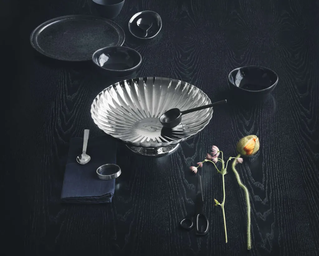 Georg Jensen Stue|Pynteskåle Og Fade > Bernadotte Fad på Fod 28 cm, Blankt Stål